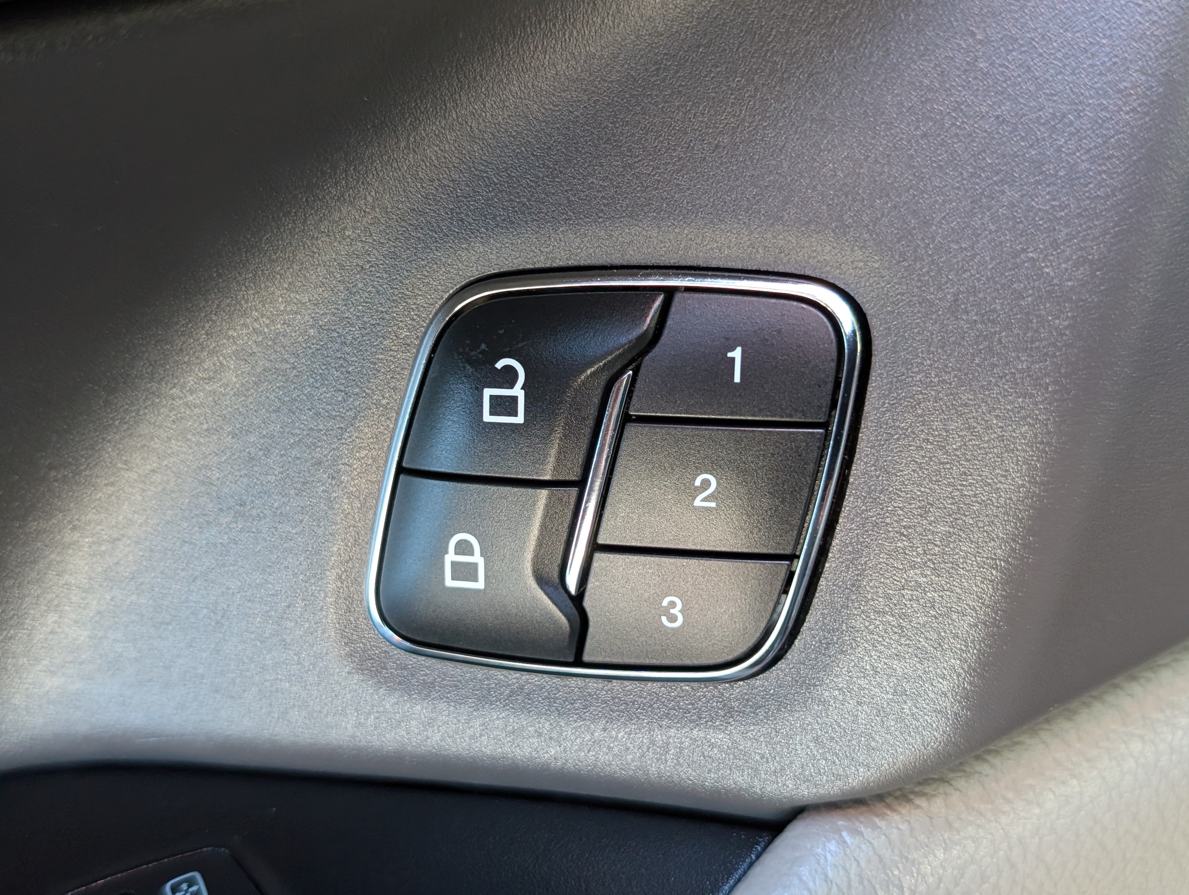 Used 2021 Ford Expedition Max Limited AWD/4WD image 22