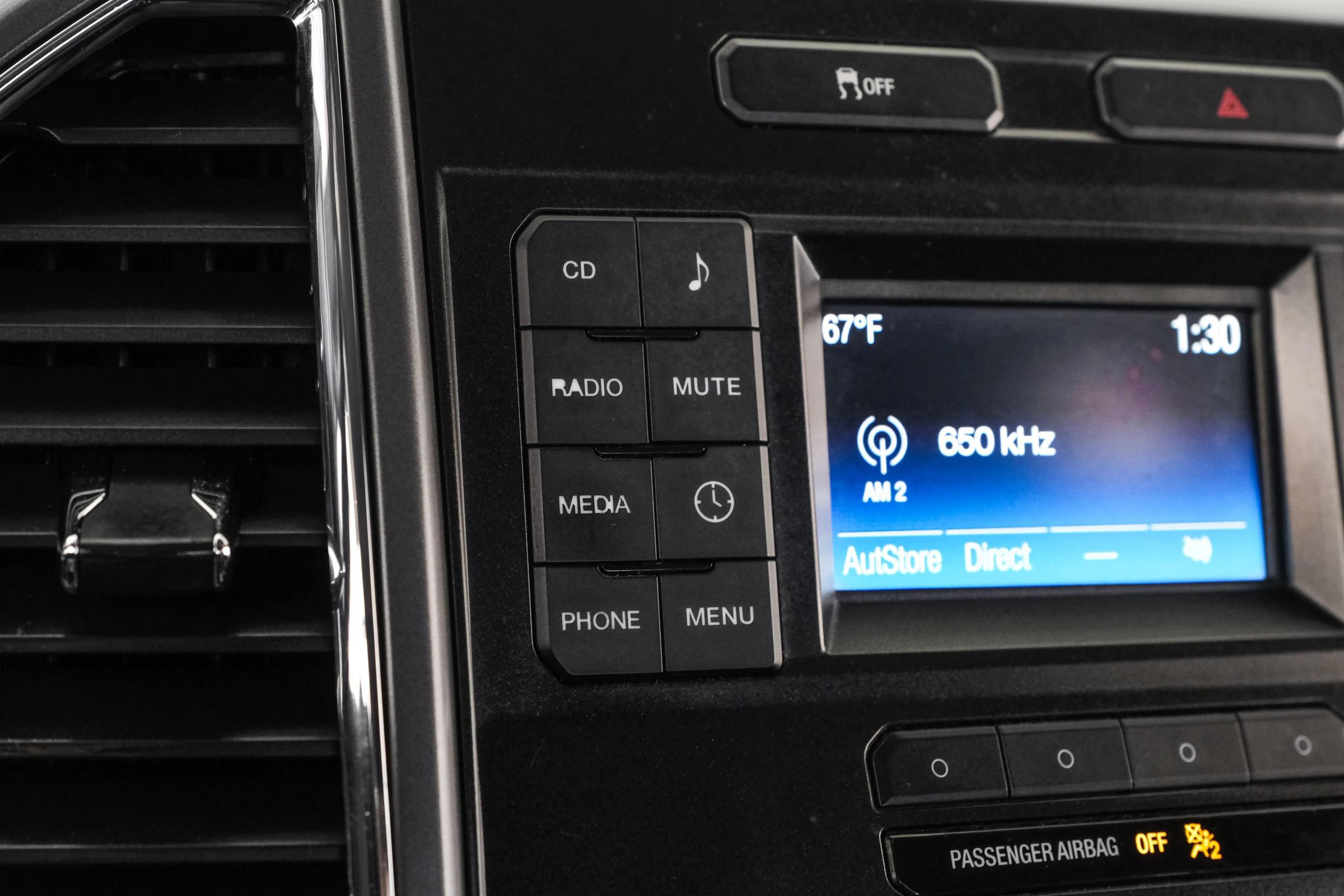 Used 2015 Ford F150 XLT AWD/4WD image 17