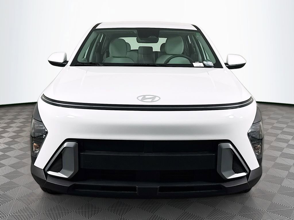 Certified 2025 Hyundai Kona SE image 2