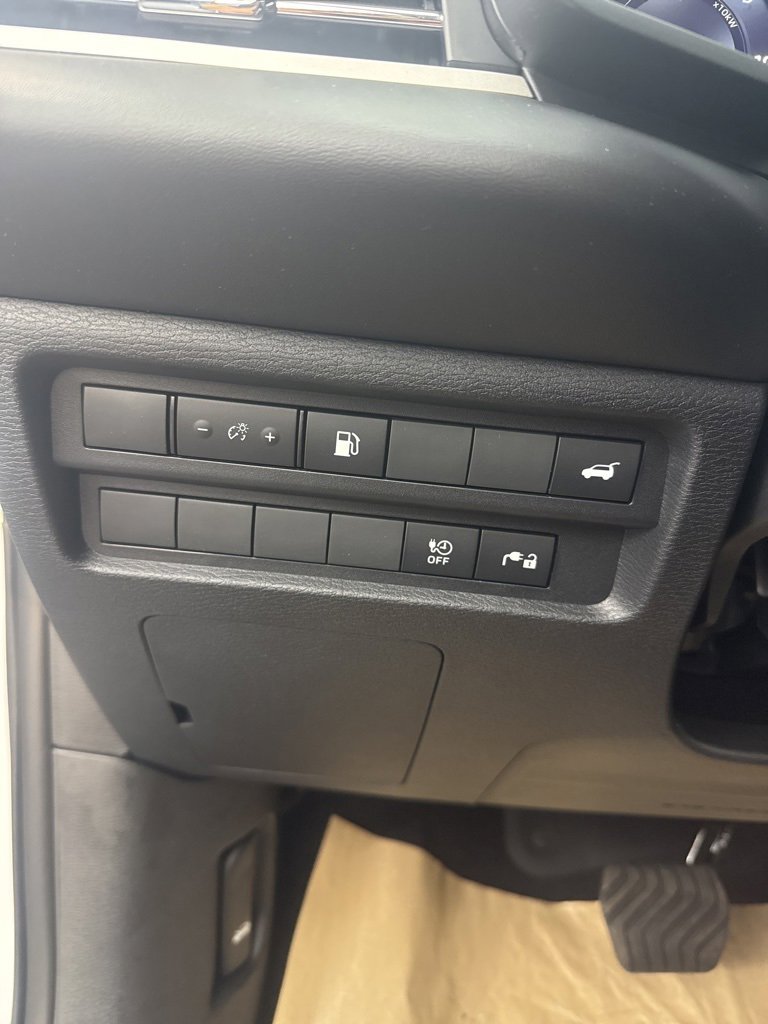 New 2025 Mitsubishi Outlander SE image 18