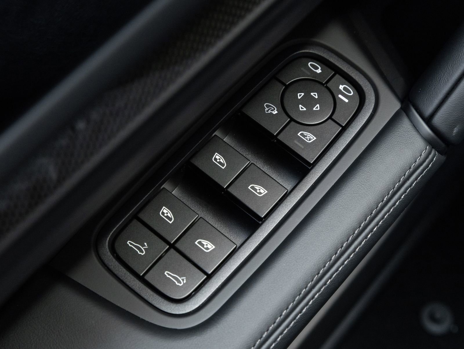 New 2026 Porsche Cayenne GTS AWD/4WD image 19