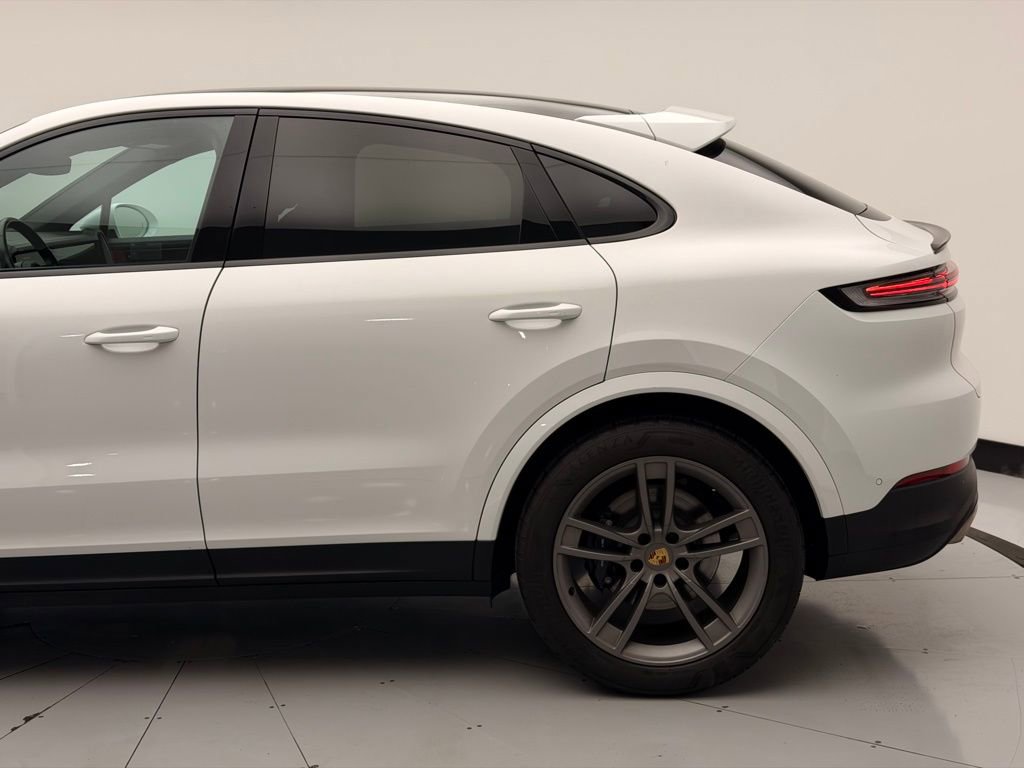 Used 2024 Porsche Cayenne Coupe image 46