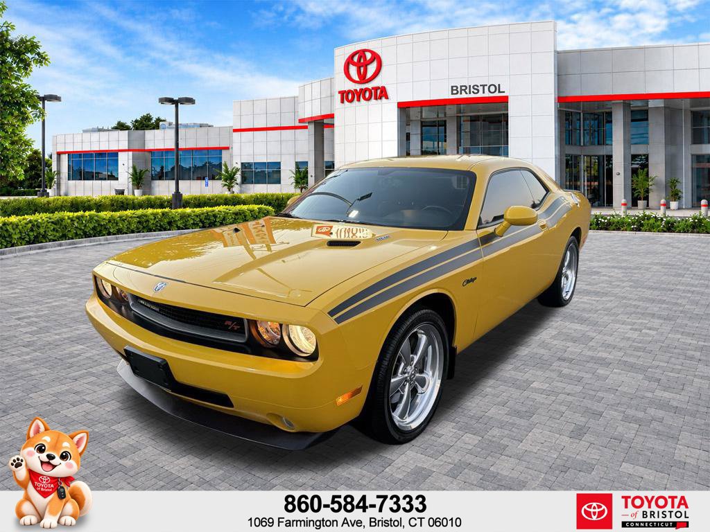 Used 2010 Dodge Challenger R/T RWD image 3