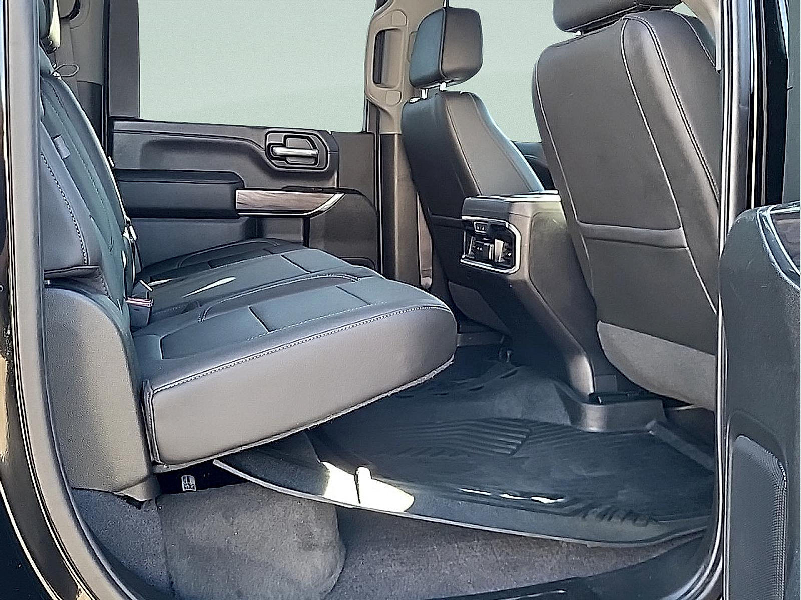 Used 2020 Chevrolet Silverado 3500 LTZ w/ LTZ Premium Package AWD/4WD image 11