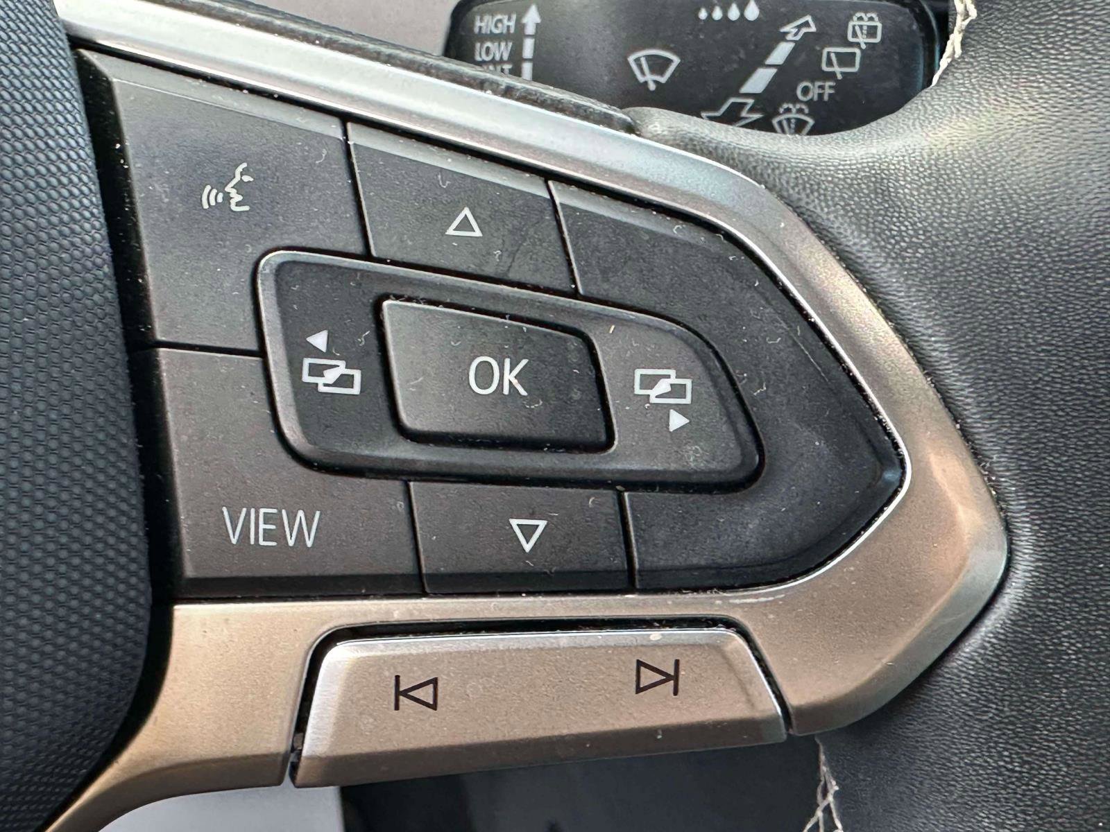 Certified 2022 Volkswagen Atlas Cross Sport SE image 20