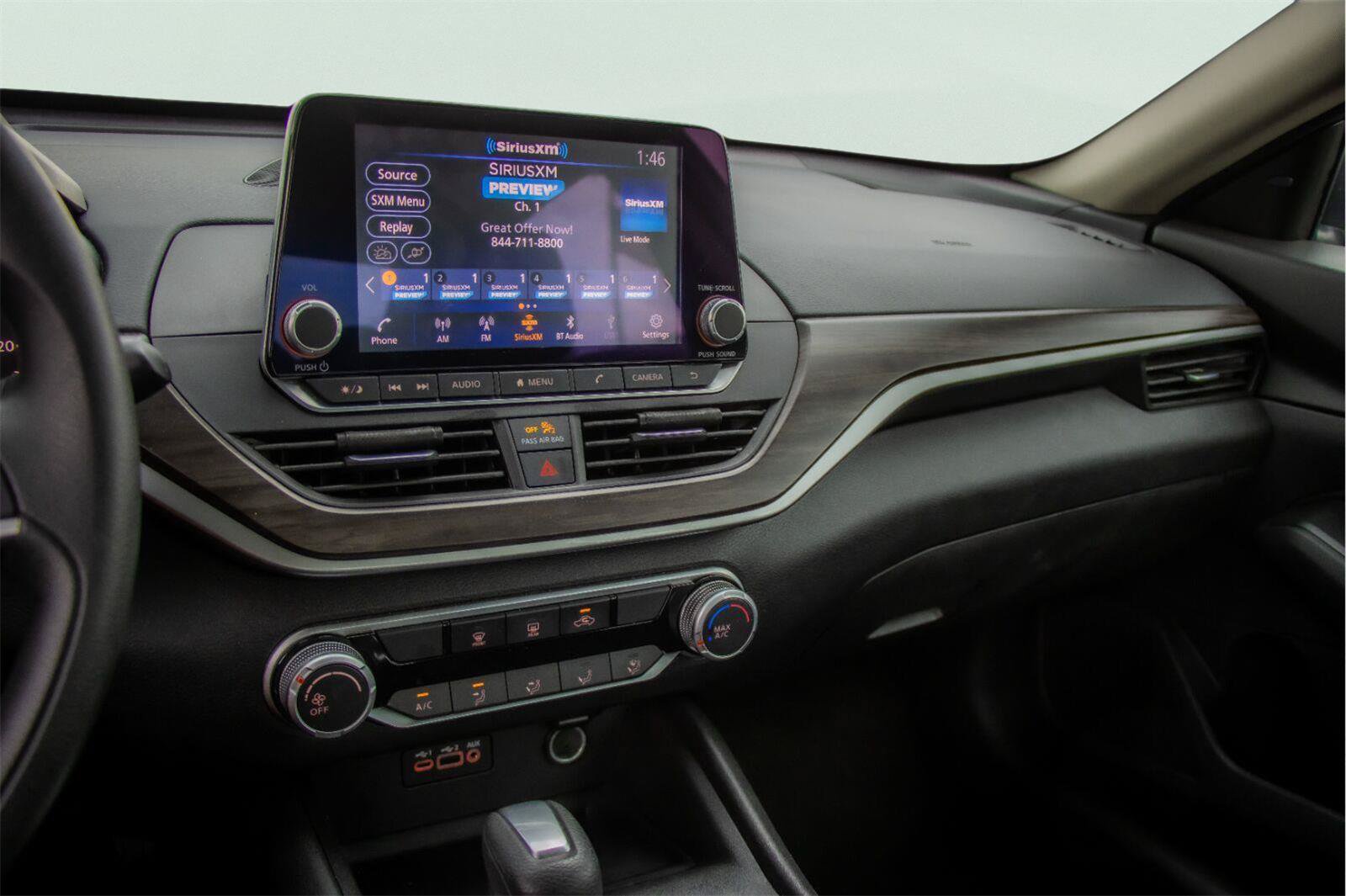 Used 2025 Nissan Altima 2.5 SV FWD image 12
