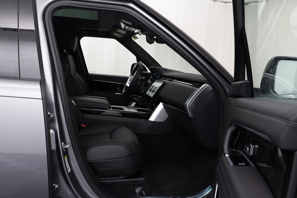 New 2025 Land Rover Range Rover Long Wheelbase SE image 20