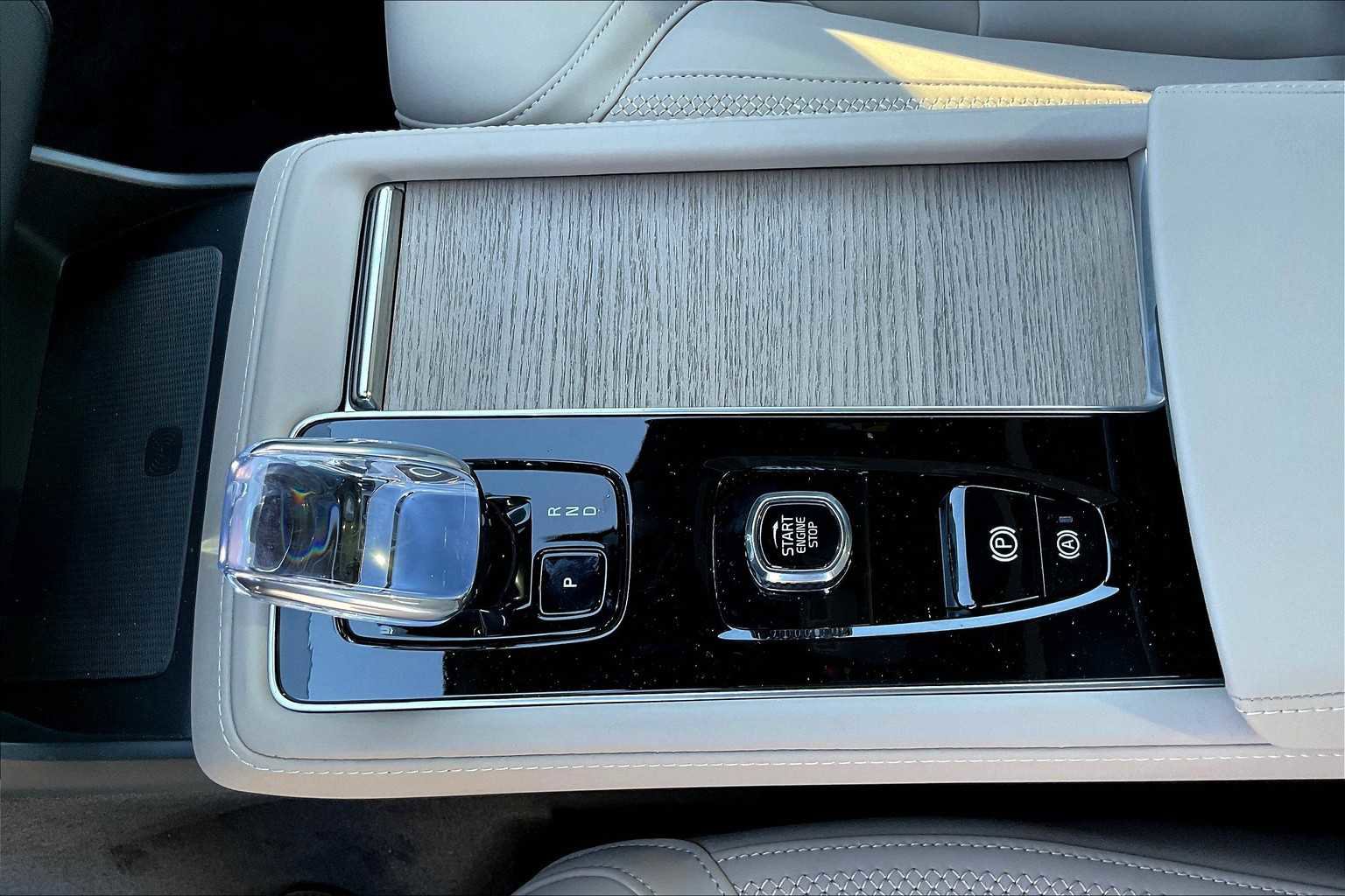 New 2026 Volvo XC90 T8 Plus image 10