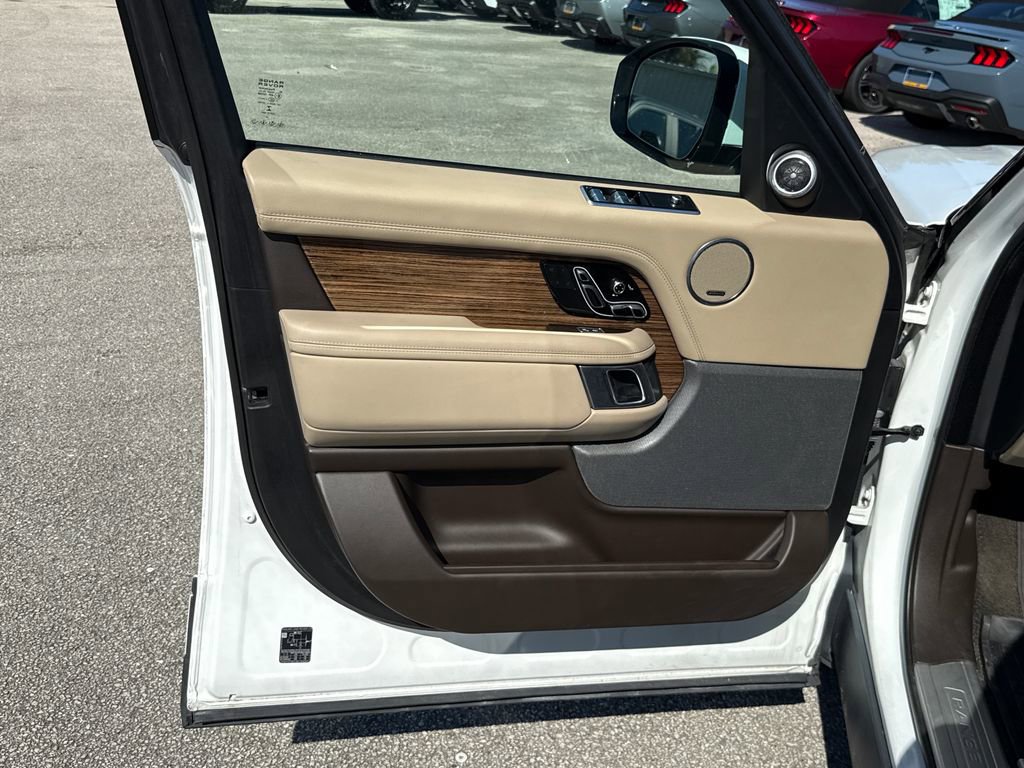 Used 2020 Land Rover Range Rover HSE image 13