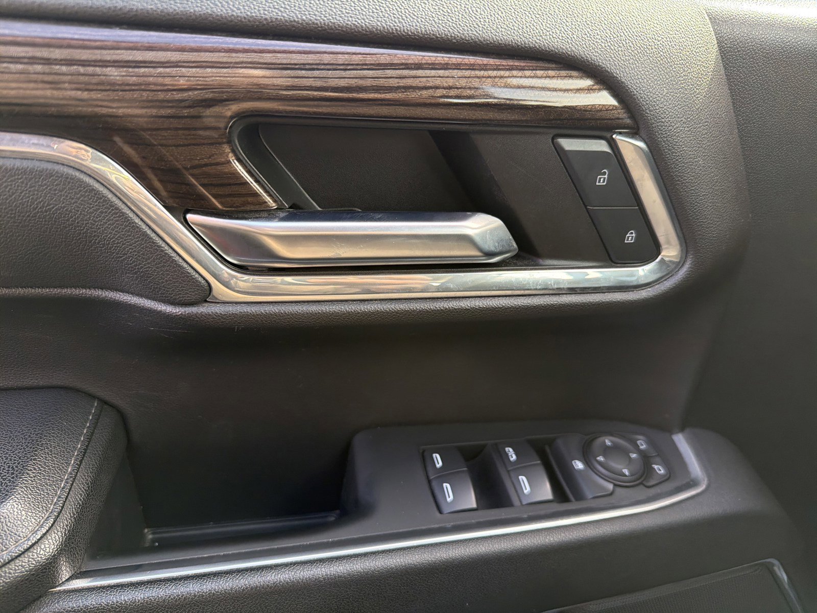 Used 2023 Chevrolet Silverado 1500 LT image 19