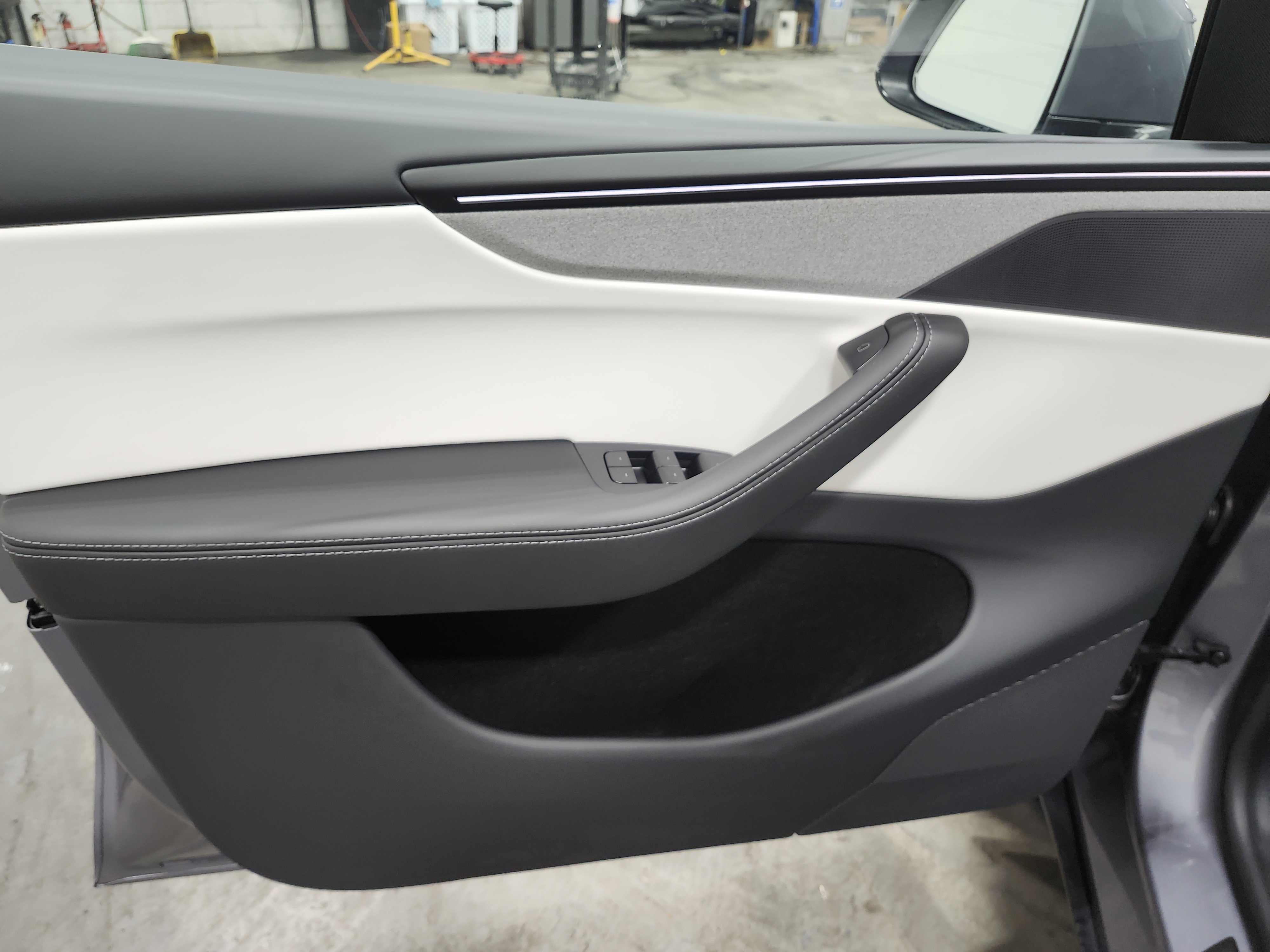 Used 2026 Tesla Model Y image 25