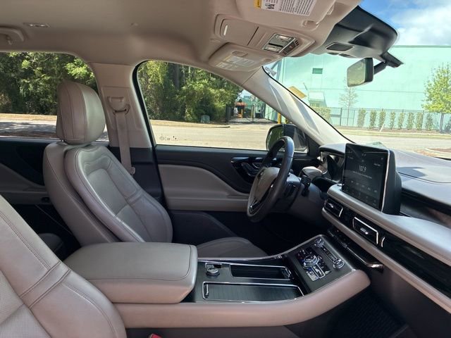 Used 2020 Lincoln Aviator Reserve w/ Elements Package Plus AWD/4WD image 23