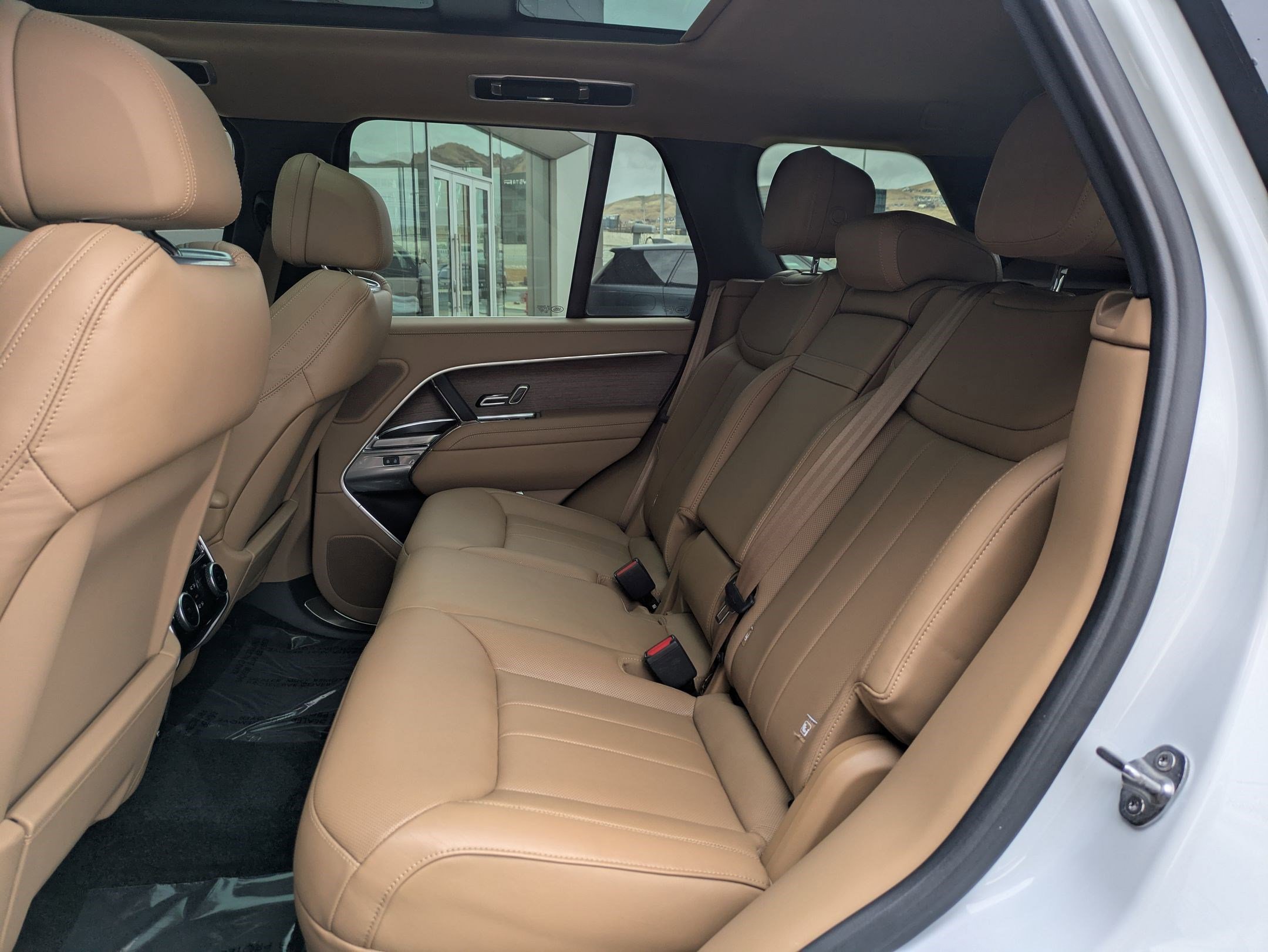 Certified 2023 Land Rover Range Rover SE image 27