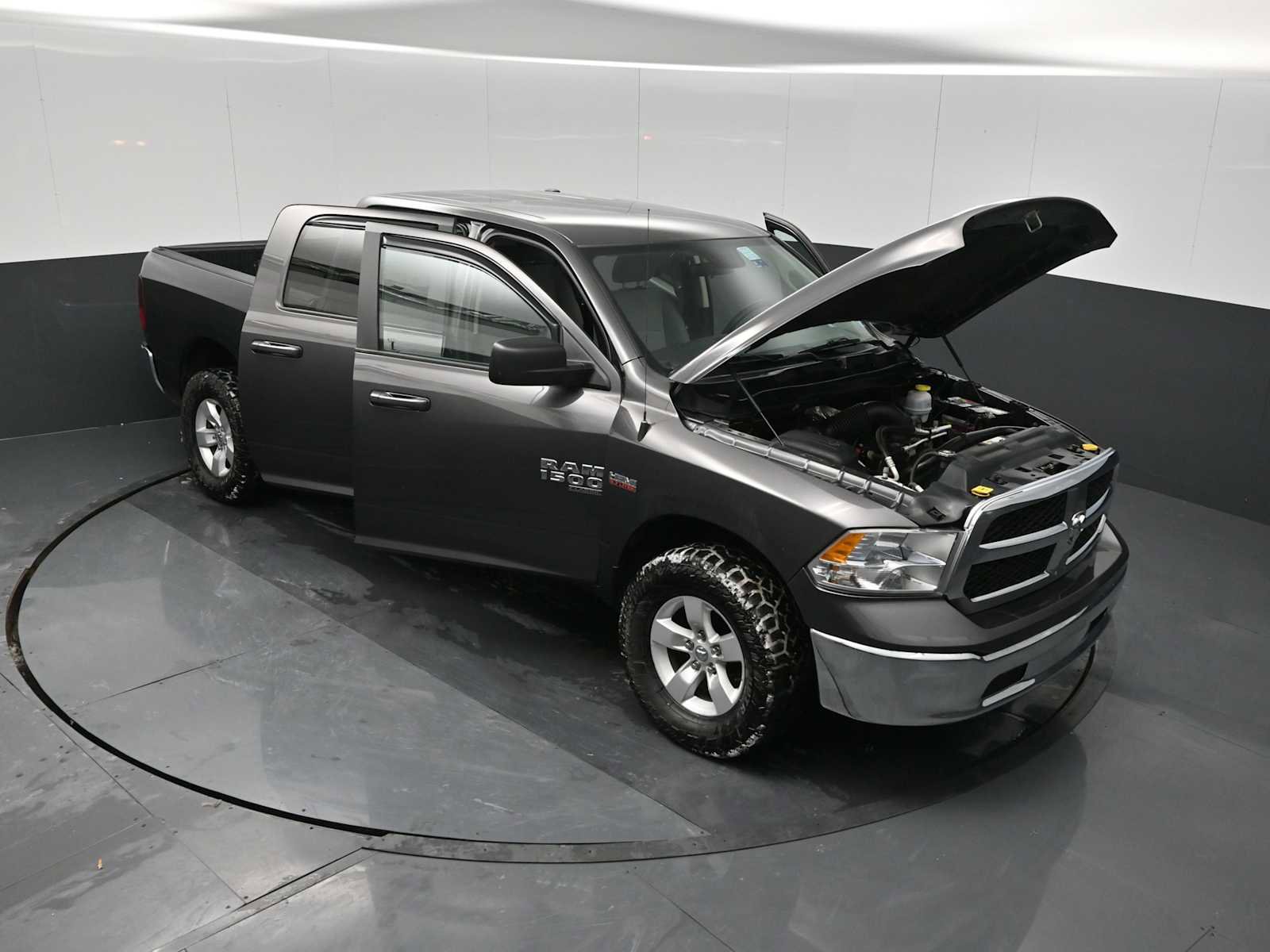 Used 2021 RAM 1500 Classic SLT image 26
