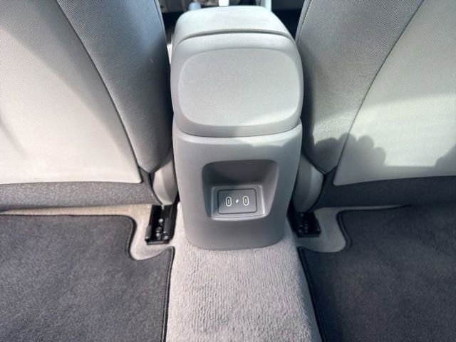 Certified 2025 Hyundai Elantra Sport image 32