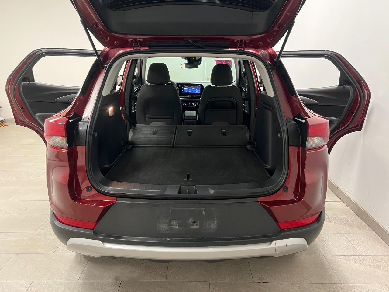 Used 2025 Chevrolet TrailBlazer LT FWD image 20