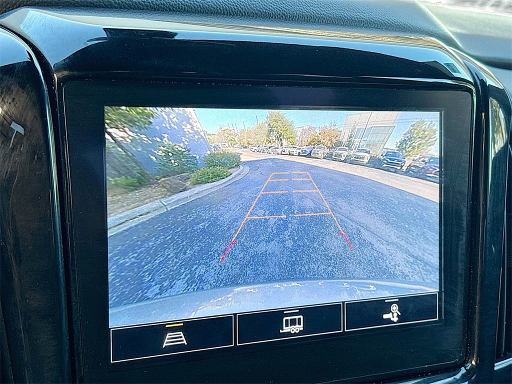 Used 2023 Chevrolet Traverse LT image 13