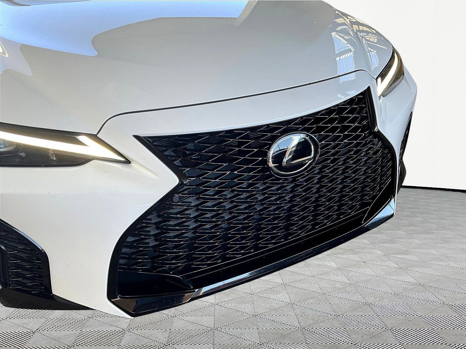 Used 2022 Lexus IS 350 F Sport AWD/4WD image 32