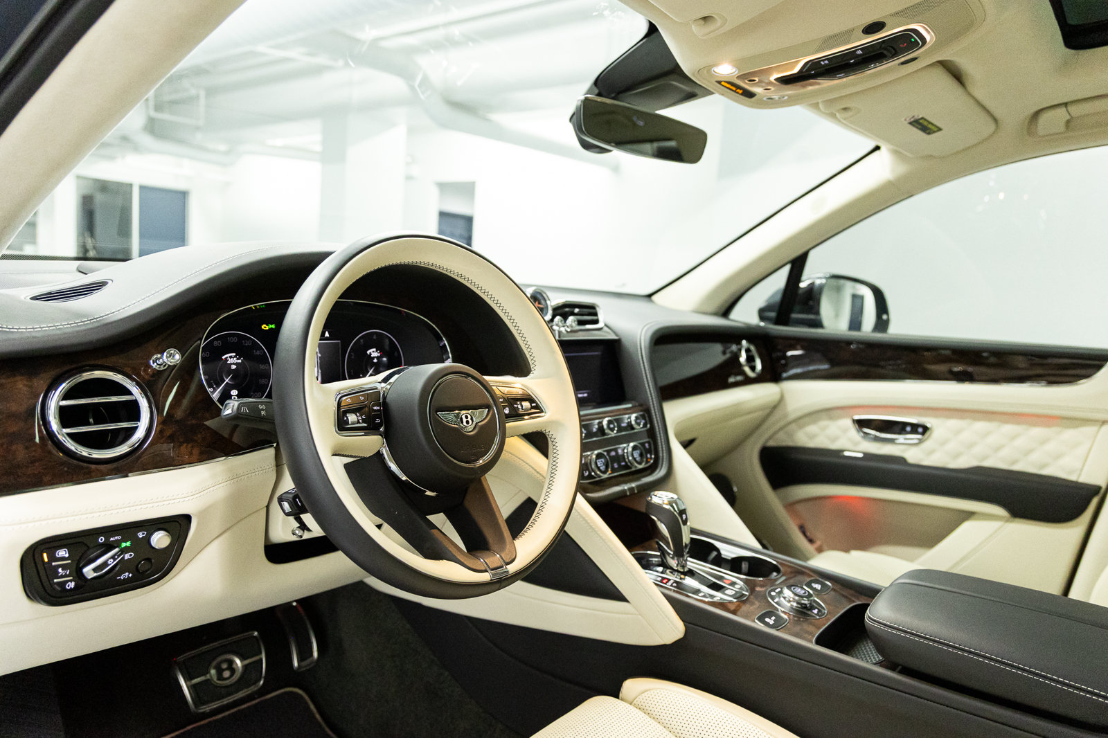 Certified 2023 Bentley Bentayga AWD/4WD image 39