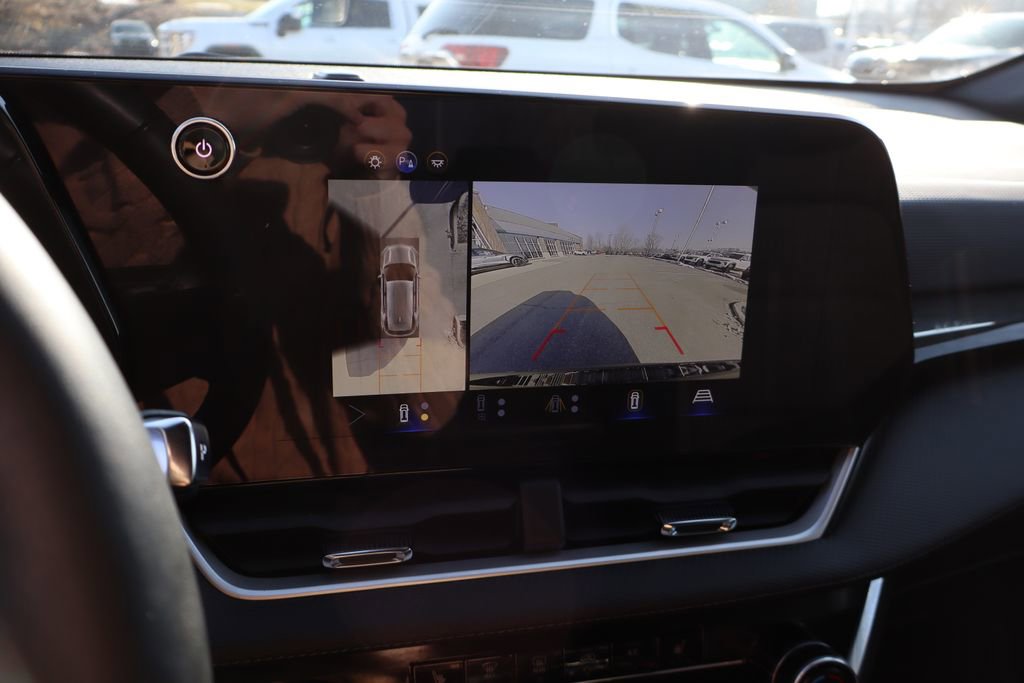 Used 2025 Chevrolet Equinox LT w/ Safety and Technology Package image 21