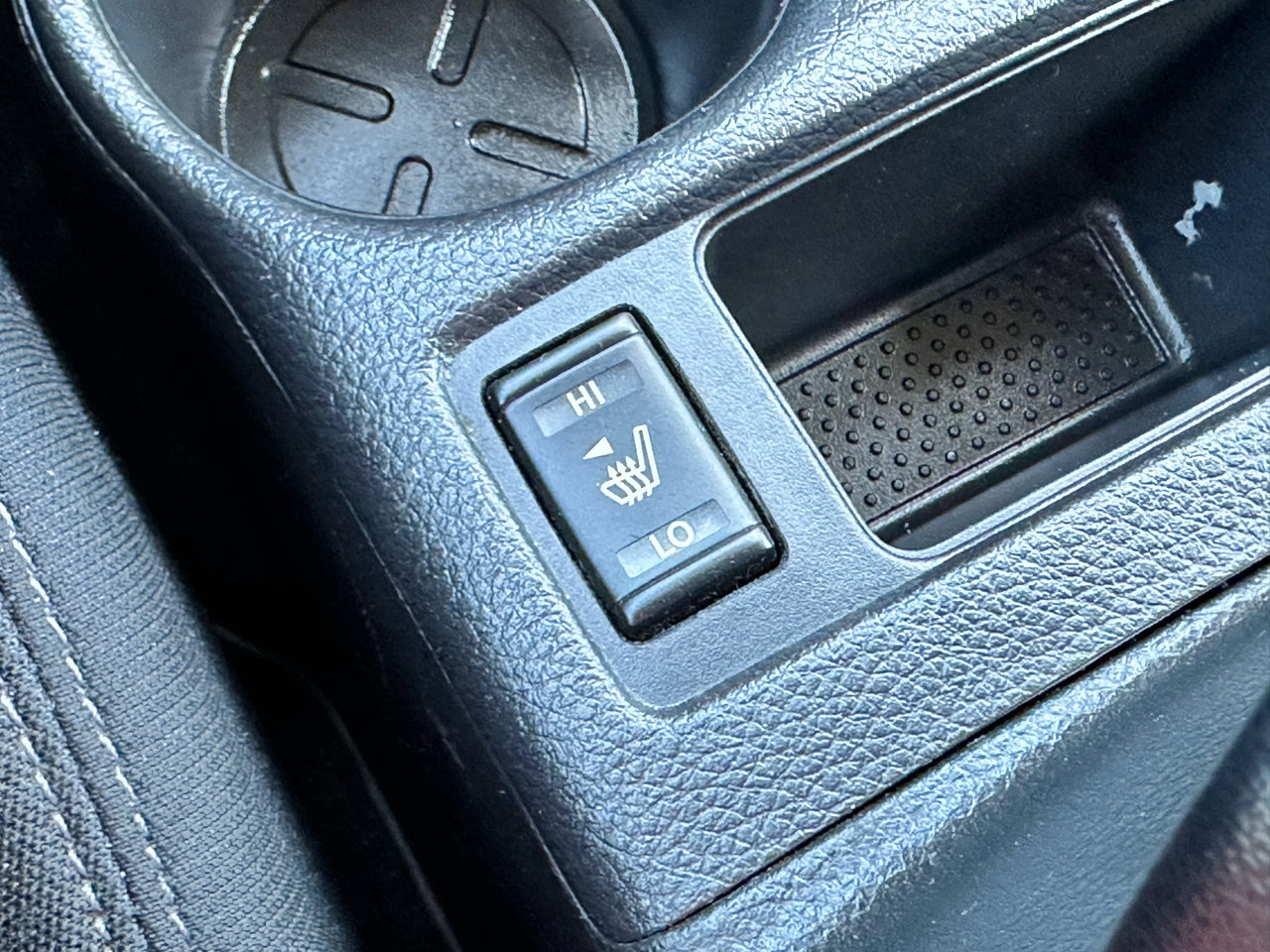 Used 2020 Nissan Rogue SV image 28
