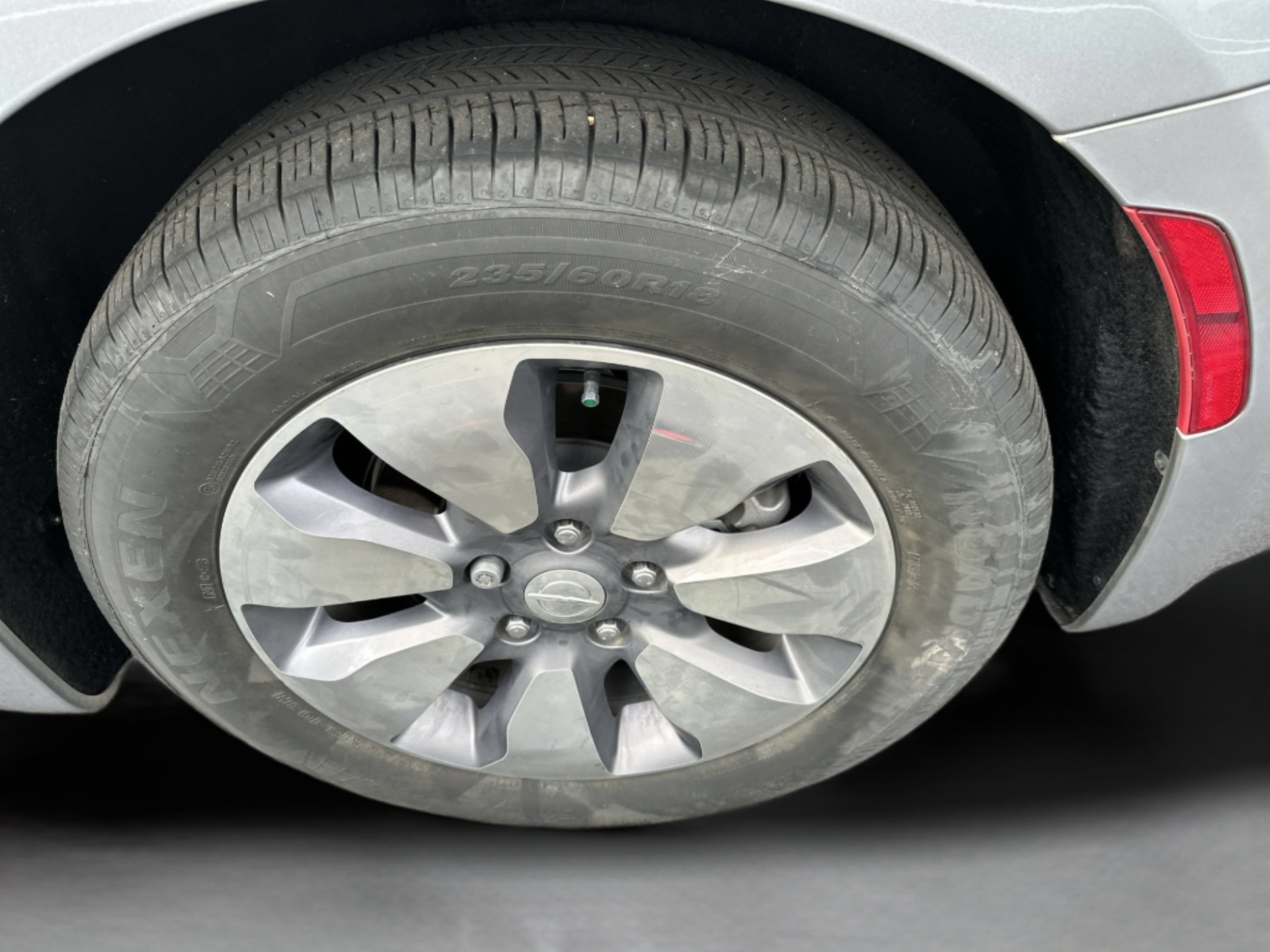 Used 2018 Chrysler Pacifica Limited w/ Advanced Safetytec Group FWD image 29