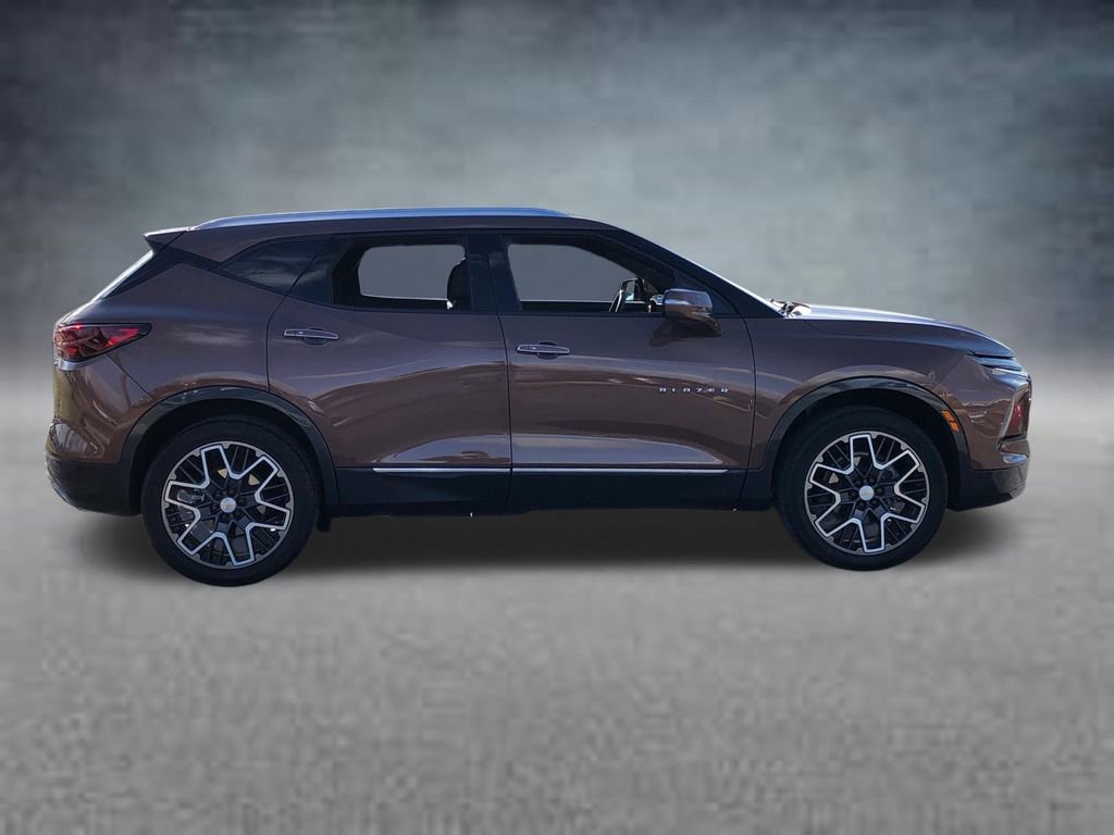 Used 2023 Chevrolet Blazer Premier image 9