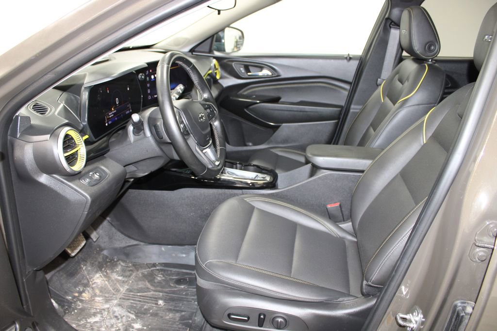Used 2024 Chevrolet Trax ACTIV w/ Sunroof Package FWD image 16