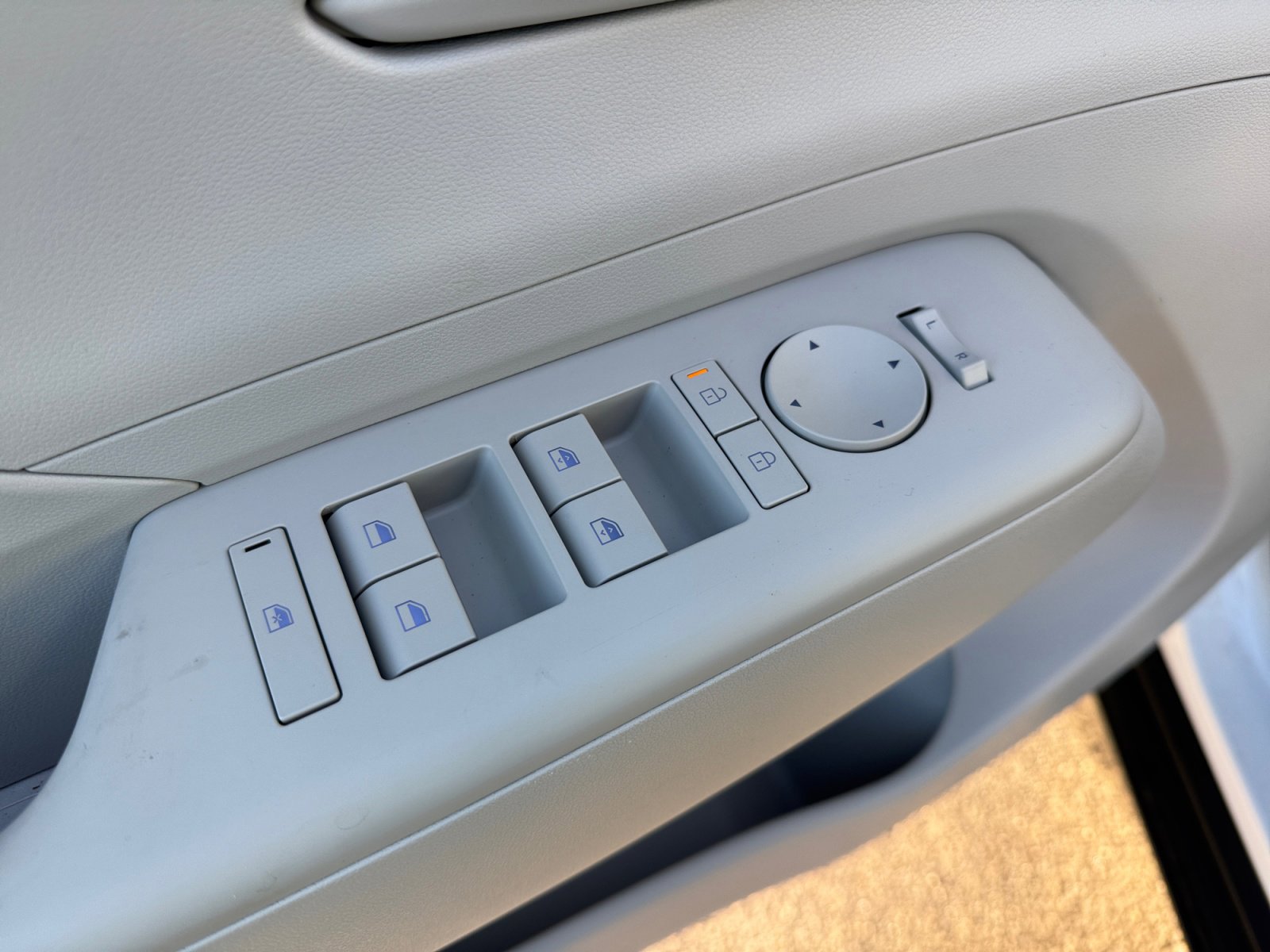 New 2025 Hyundai Kona SEL image 18