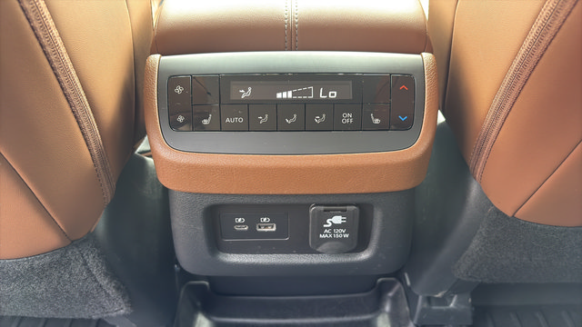 Certified 2025 Nissan Pathfinder Platinum AWD/4WD image 18