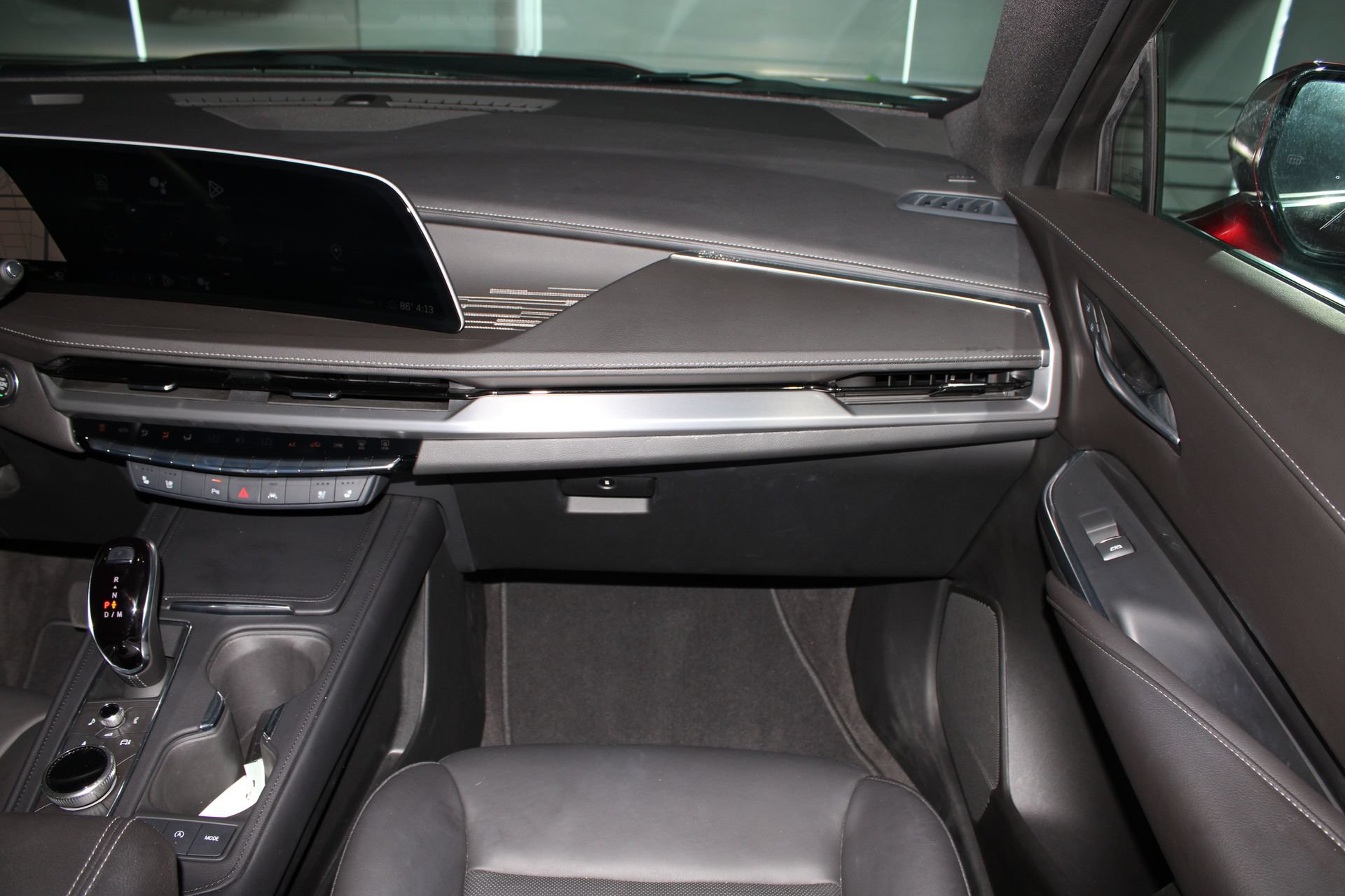 Used 2024 Cadillac XT4 Premium Luxury FWD image 17