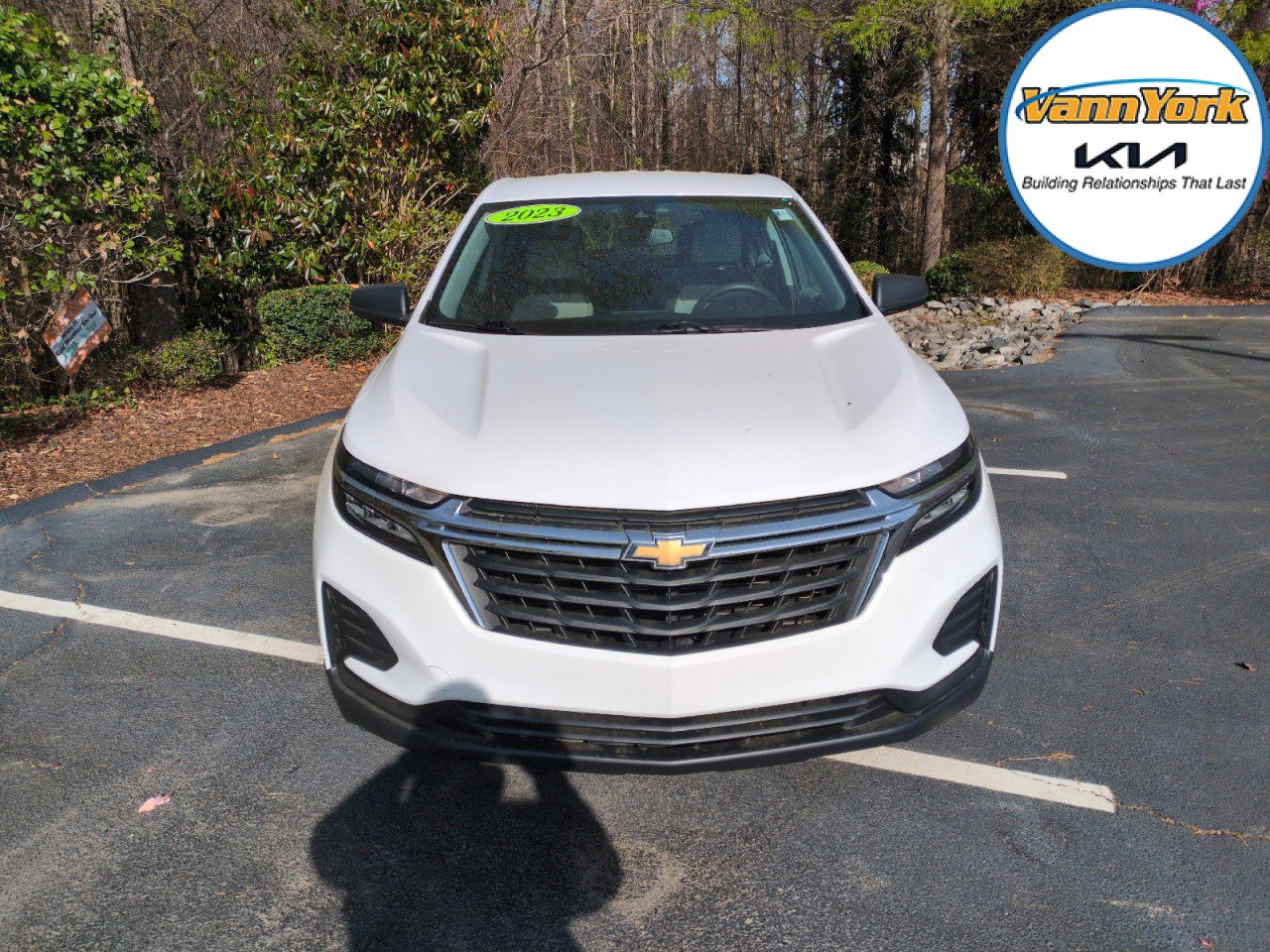 Used 2023 Chevrolet Equinox LS w/ Driver Confidence II Package image 2