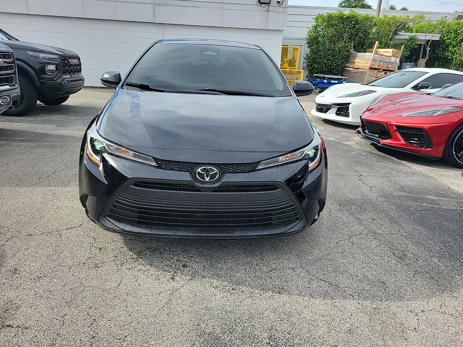 Used 2024 Toyota Corolla LE FWD image 2