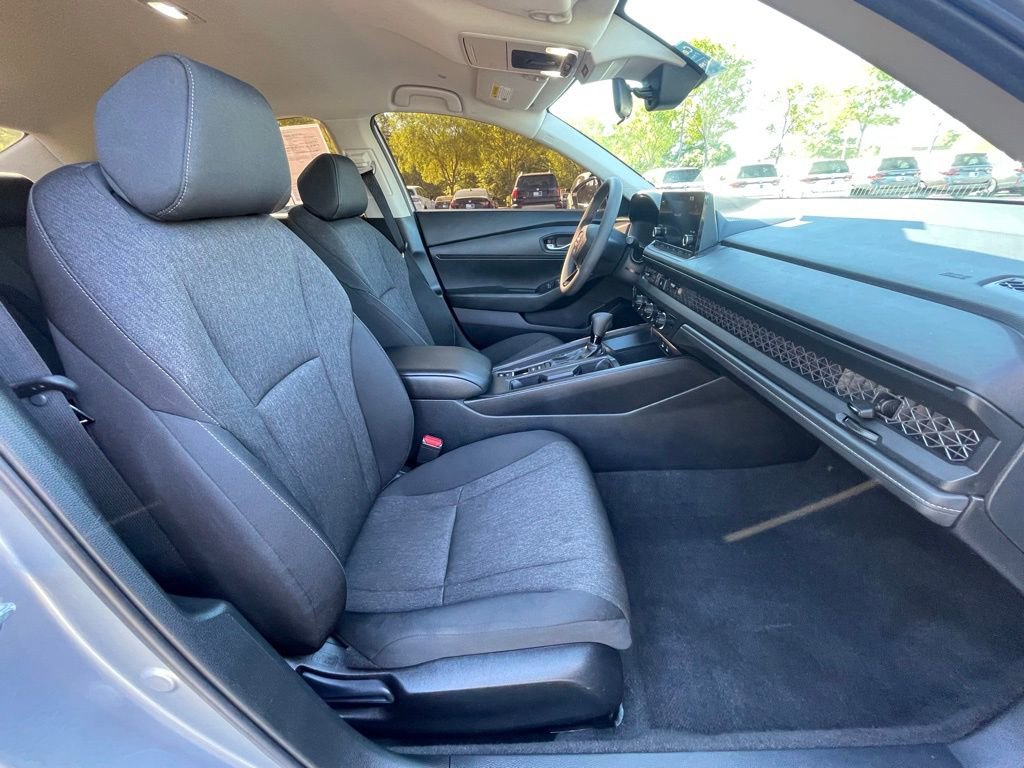 Certified 2025 Honda Accord LX image 32
