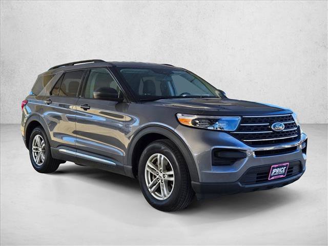 Used 2022 Ford Explorer XLT image 3
