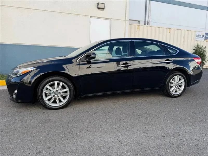 Used 2013 Toyota Avalon XLE Touring FWD image 5