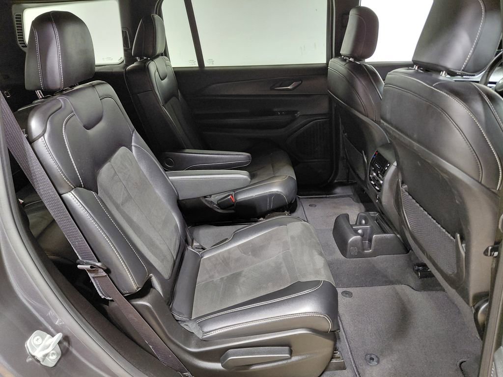 Used 2024 Jeep Grand Cherokee L Laredo AWD/4WD image 40