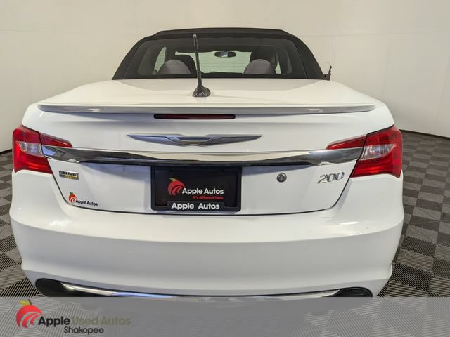 Used 2012 Chrysler 200 Touring FWD image 5