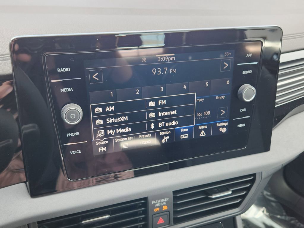 New 2026 Volkswagen Jetta SE FWD image 8