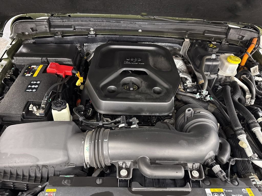 Used 2024 Jeep Wrangler Unlimited Rubicon 4xe AWD/4WD image 12