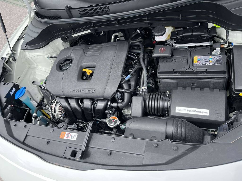 Used 2025 Kia Soul LX w/ LX Technology Package FWD image 35
