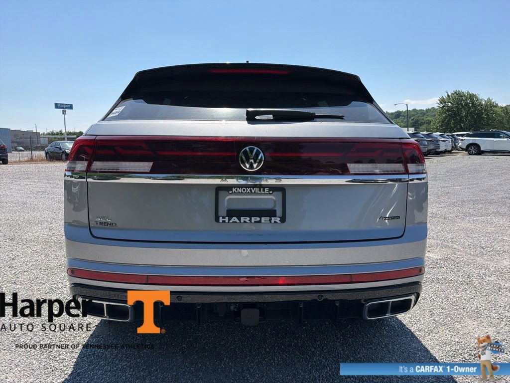 Used 2024 Volkswagen Atlas Cross Sport SEL R-Line AWD/4WD image 4