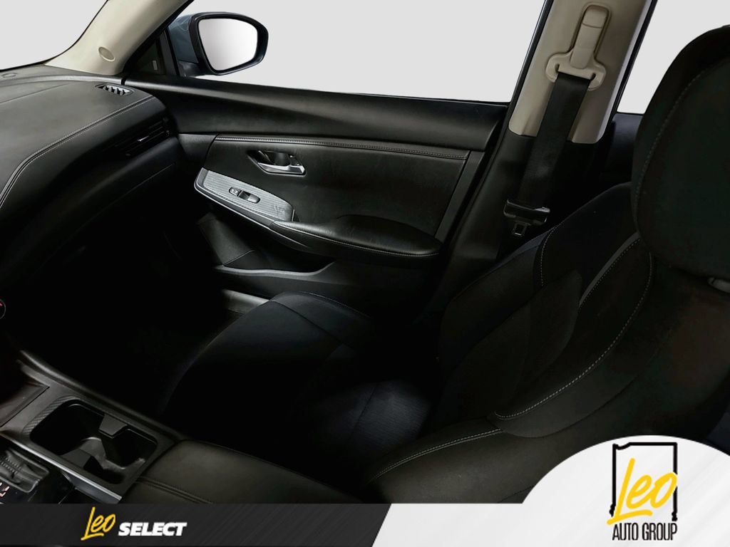 Used 2025 Nissan Sentra SV FWD image 24