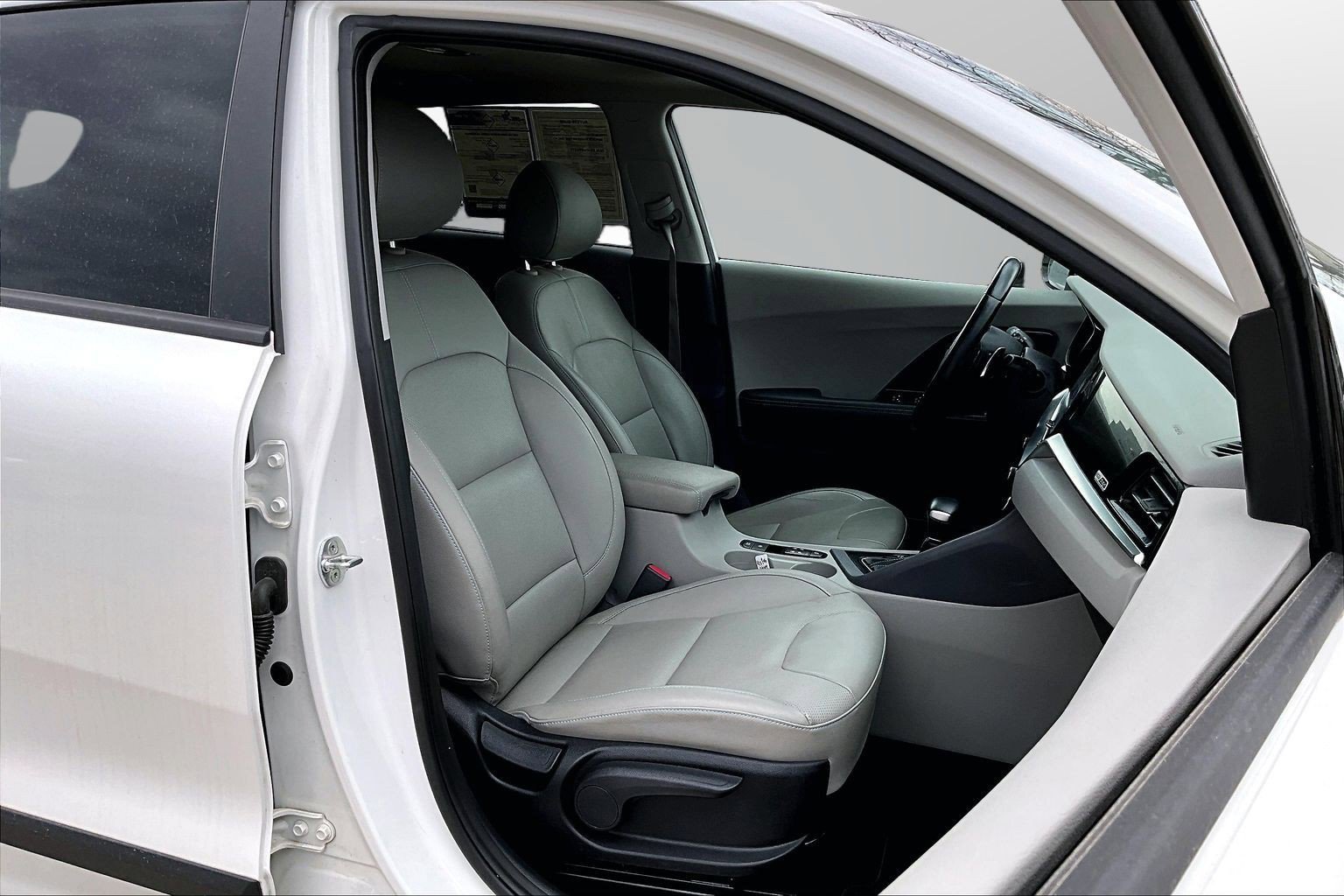 Used 2020 Kia Niro EX Premium image 7