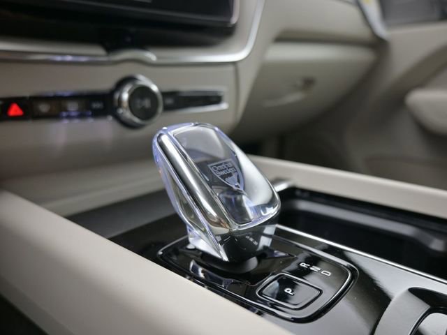 New 2026 Volvo XC60 B5 Ultra w/ Protection Package Premier image 12