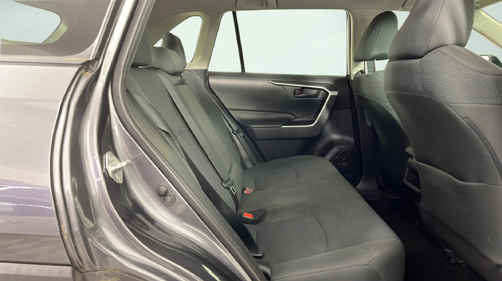 Used 2020 Toyota RAV4 LE w/ All Weather Liner Package AWD/4WD image 18