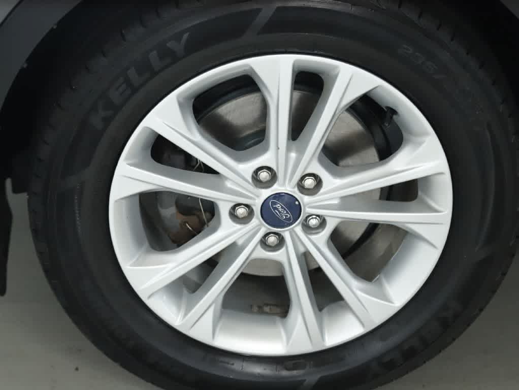 Used 2017 Ford Escape SE w/ Equipment Group 201A FWD image 39