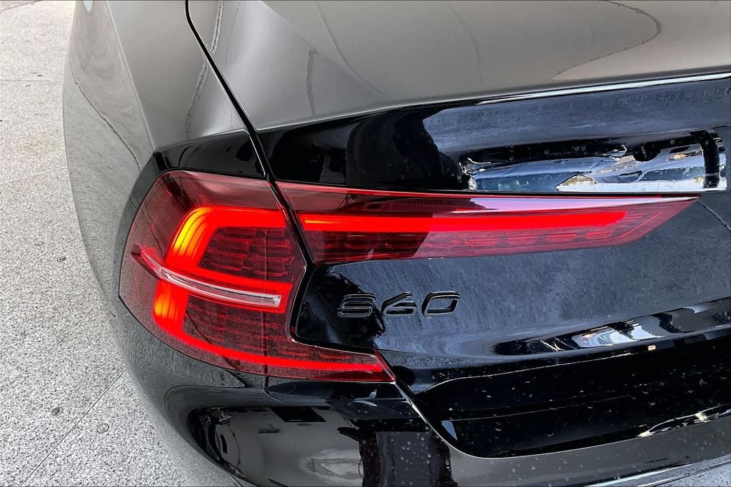 Used 2019 Volvo S60 T8 R-Design AWD/4WD image 35