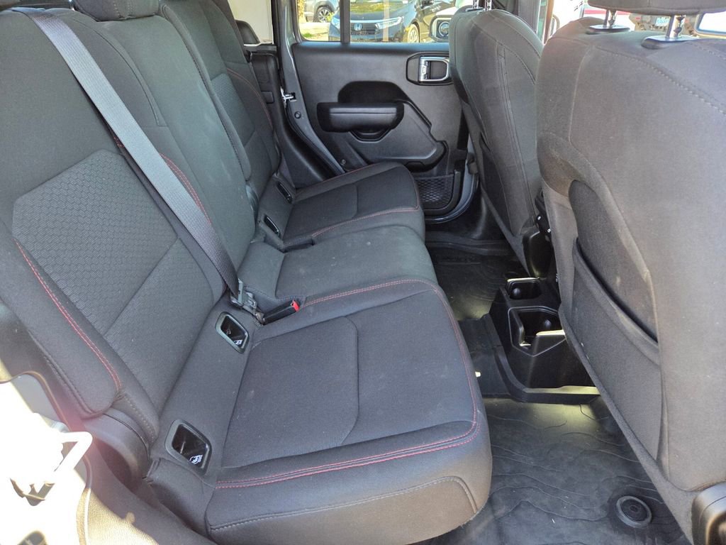 Used 2023 Jeep Gladiator Rubicon w/ Cold Weather Group AWD/4WD image 15