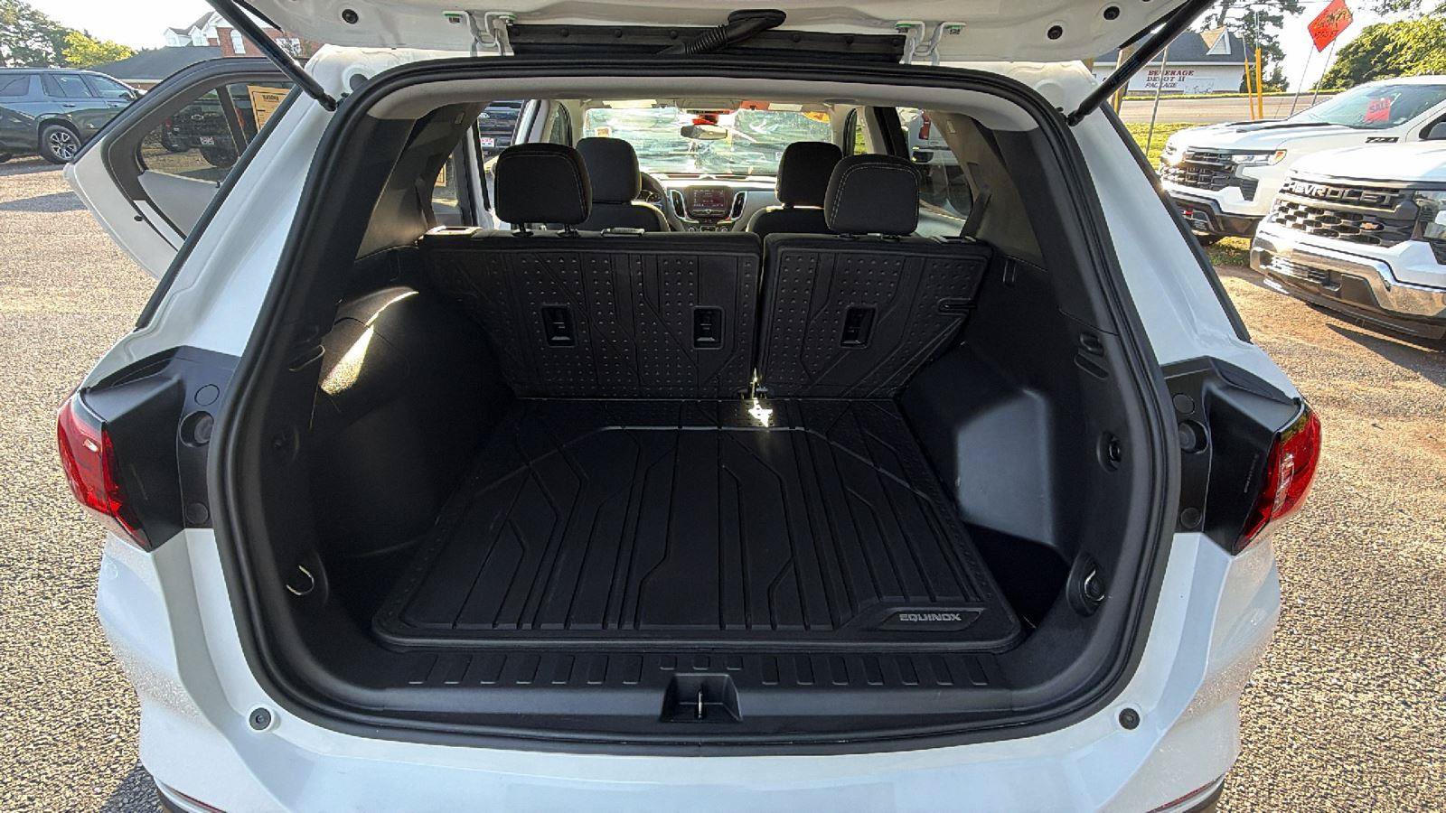 Used 2024 Chevrolet Equinox LS w/ LS Convenience Package FWD image 12